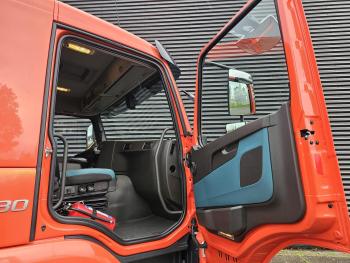 Volvo FM 330 / PORTAAL / ABSETZKIPPER